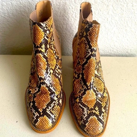Women’s Vince Camuto Jentilly Block Heel Snake Print Chelsea Booties Size 7 - Picture 1 of 7